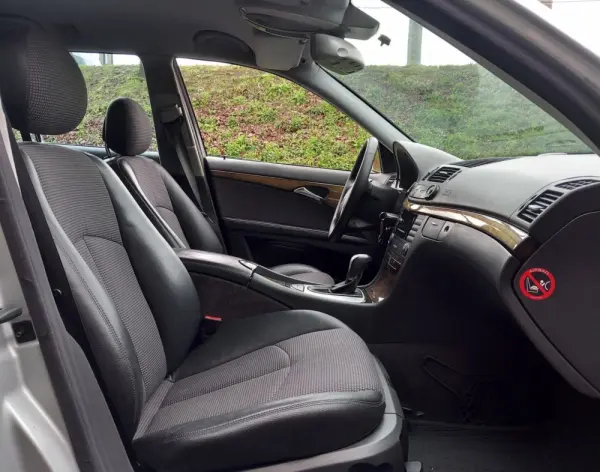 Mercedes-Benz E 220 CDi Avantgarde Aut. 9