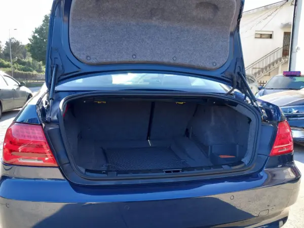 BMW 320 i Coupe 27