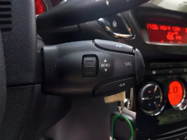 Citroen DS3 1.6 HDi Airdream So Chic 28