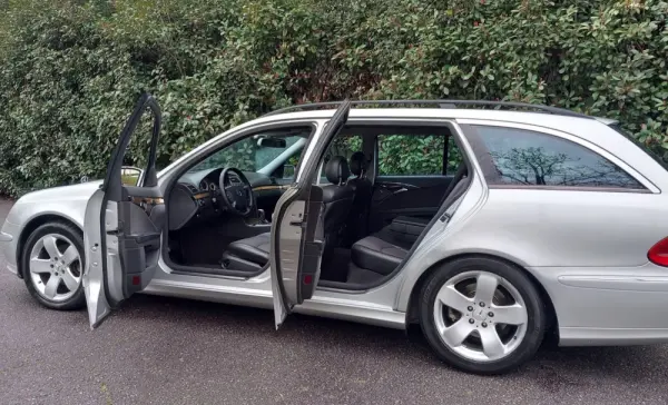 Mercedes-Benz E 220 CDi Avantgarde Aut. 27