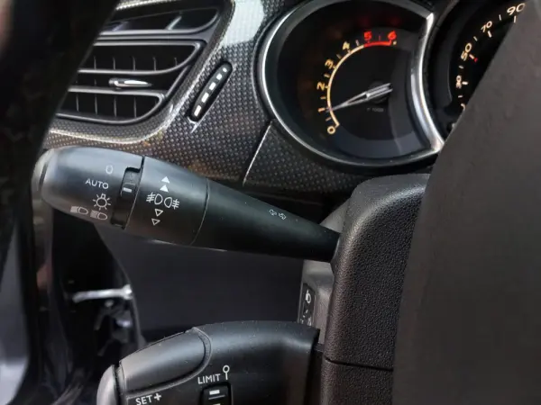 Citroen DS3 1.6 HDi Airdream So Chic 31