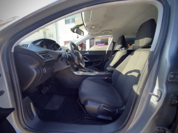 Peugeot 308 1.2 PureTech Allure EAT8 15