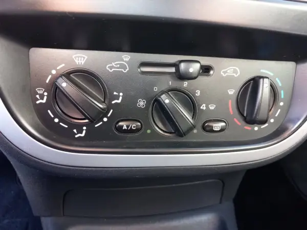 Citroen C3 1.1 Airdream 18