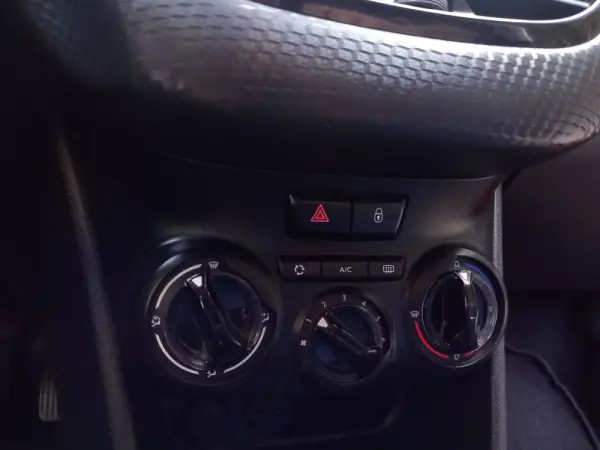 Peugeot 208 1.2 PureTech Style 16