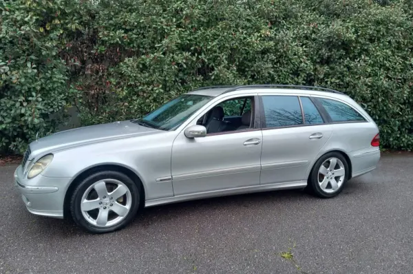 Mercedes-Benz E 220 CDi Avantgarde Aut. 3