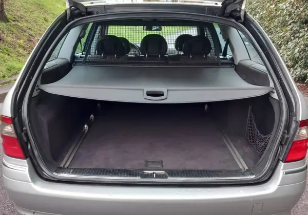 Mercedes-Benz E 220 CDi Avantgarde Aut. 28
