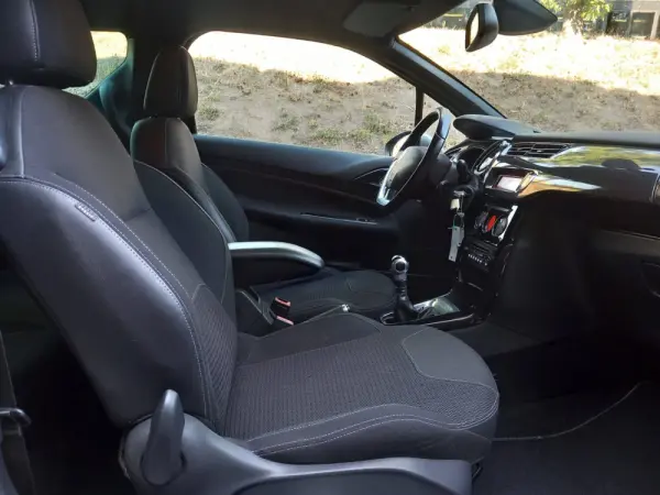 Citroen DS3 1.6 HDi Airdream So Chic 16