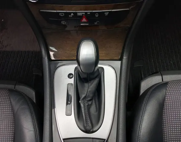 Mercedes-Benz E 220 CDi Avantgarde Aut. 15