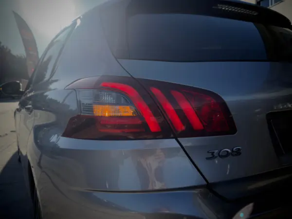 Peugeot 308 1.2 PureTech Allure EAT8 40