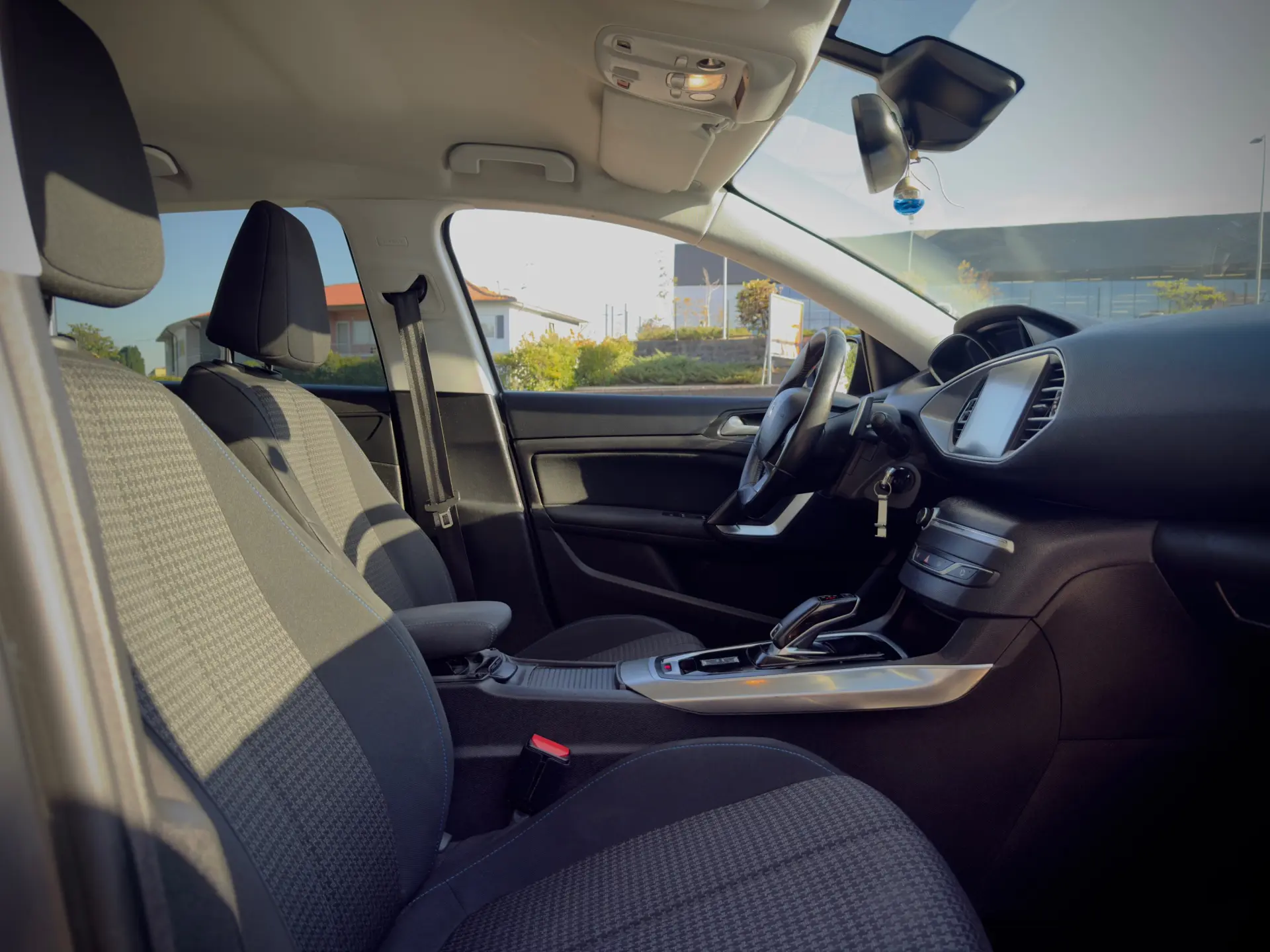 Peugeot 308 1.2 PureTech Allure EAT8 26