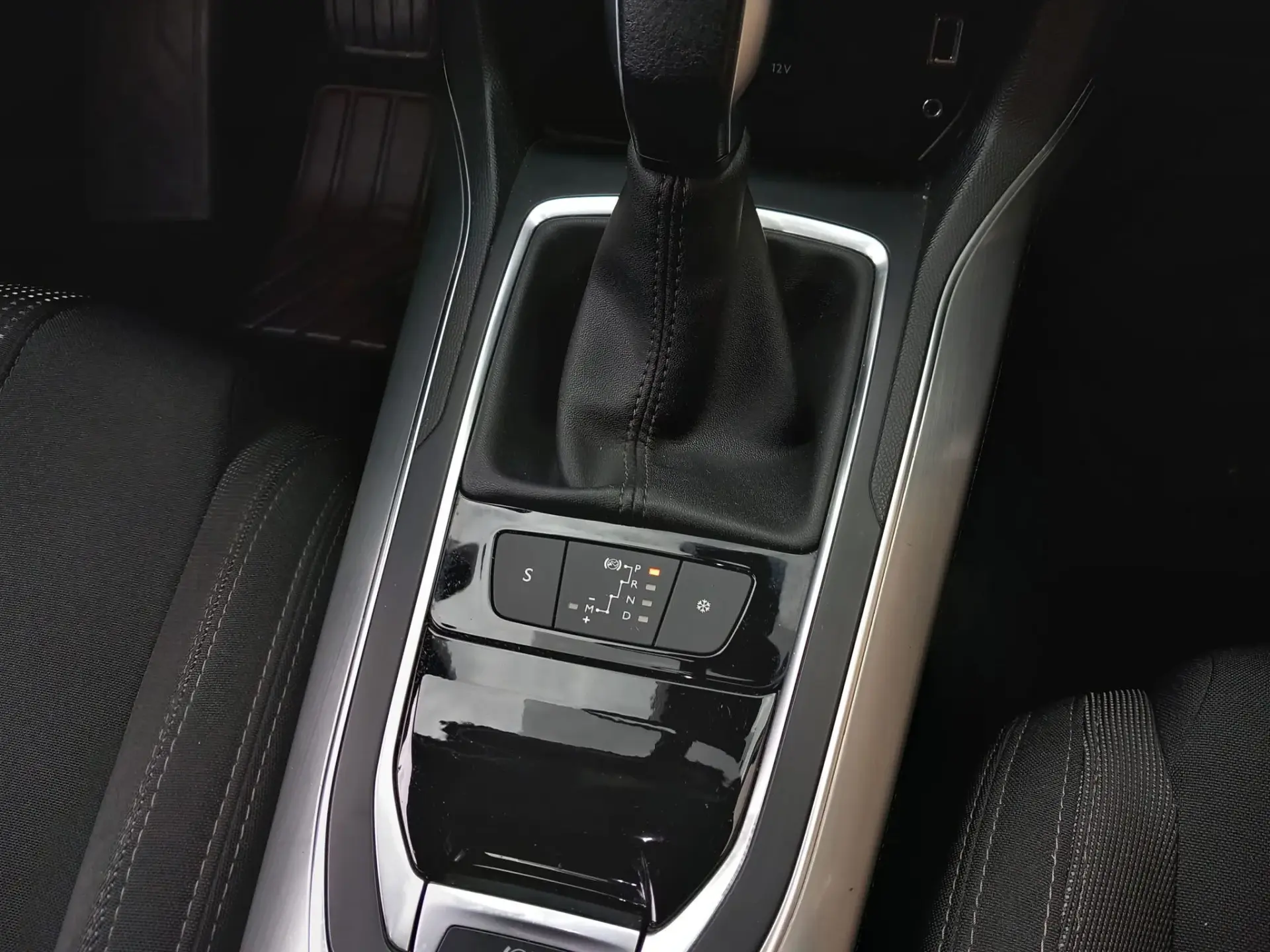 Peugeot 308 SW 2.0 BlueHDi Allure EAT6 17