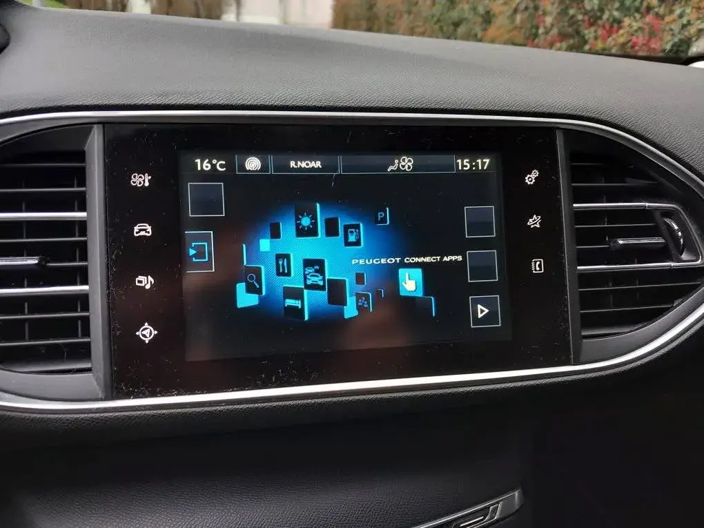 Peugeot 308 SW 2.0 BlueHDi Allure EAT6 27