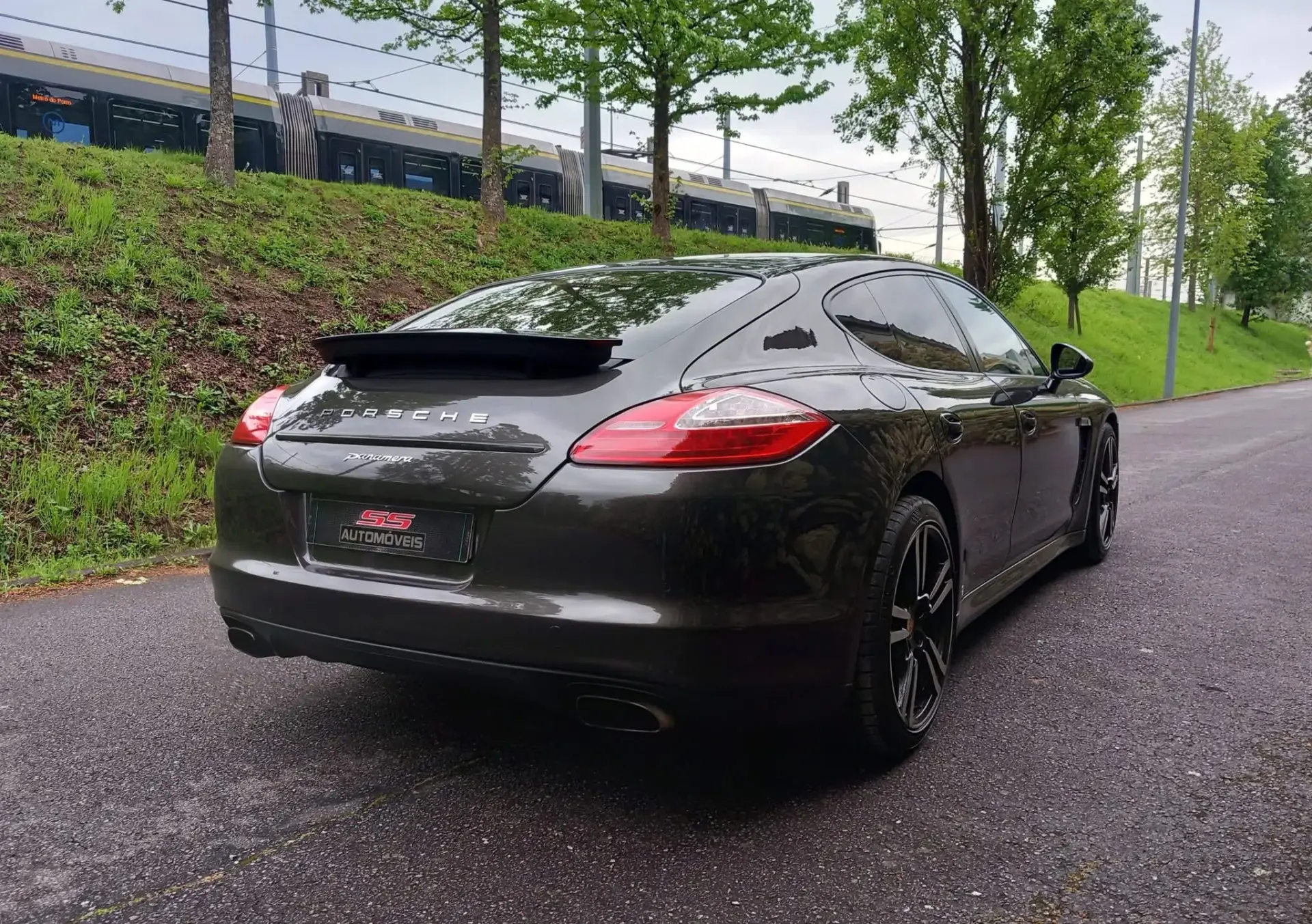 Porsche Panamera Platinum Edition 5