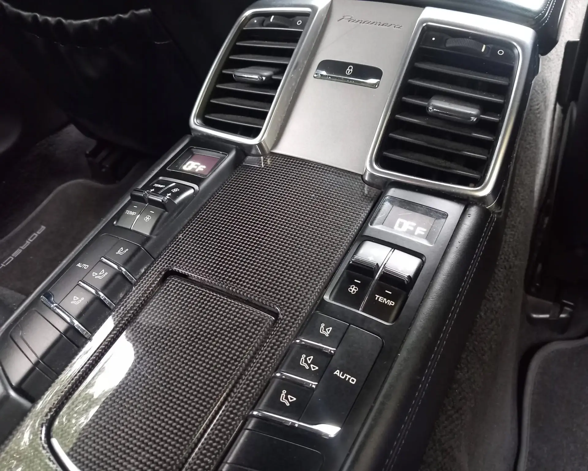 Porsche Panamera Platinum Edition 14
