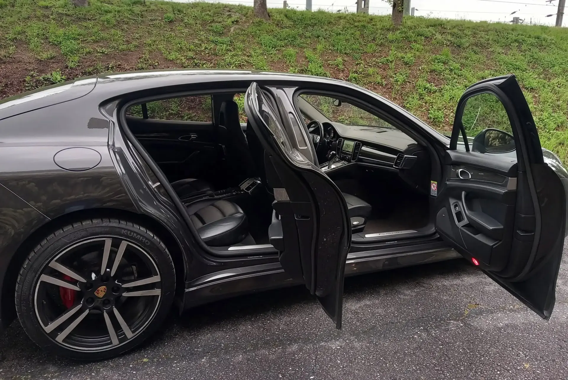 Porsche Panamera Platinum Edition 34