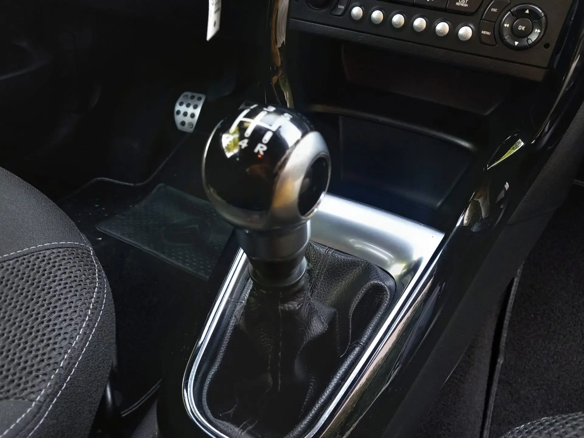 Citroen DS3 1.6 HDi Airdream So Chic 20