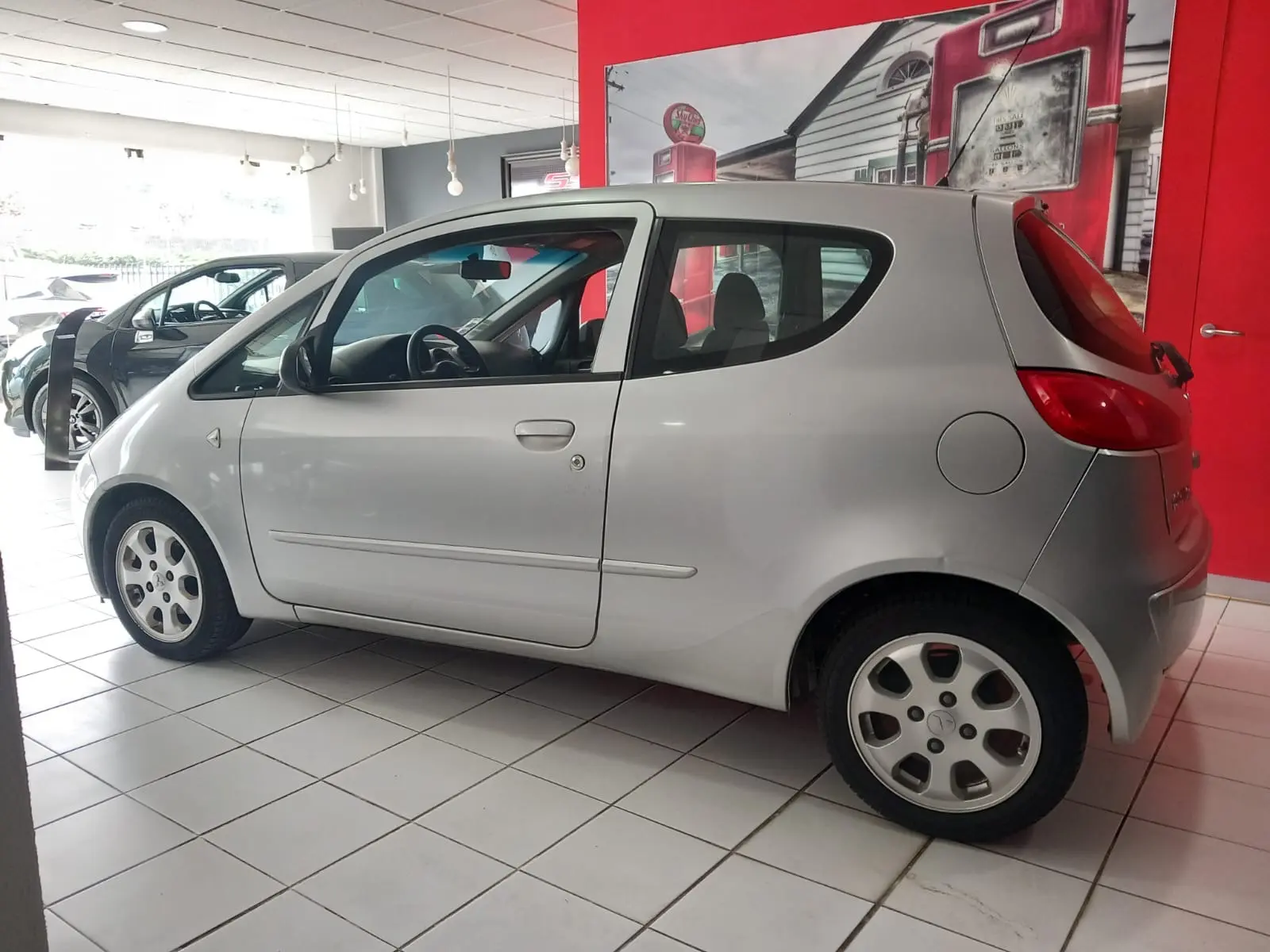 Mitsubishi Colt 1.1 Base 2
