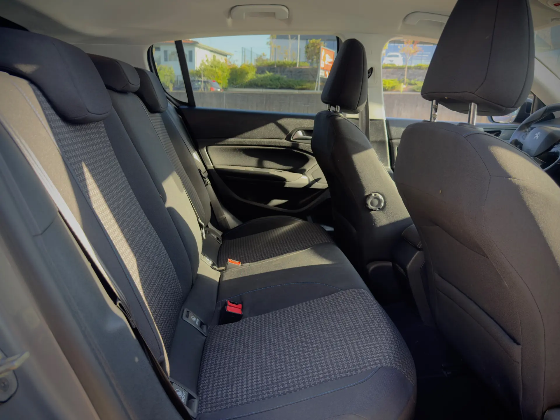Peugeot 308 1.2 PureTech Allure EAT8 27