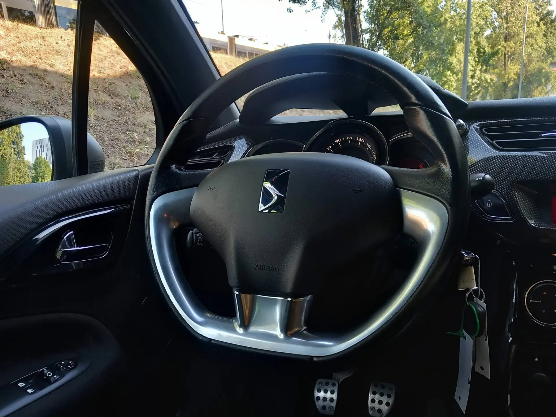 Citroen DS3 1.6 HDi Airdream So Chic 21