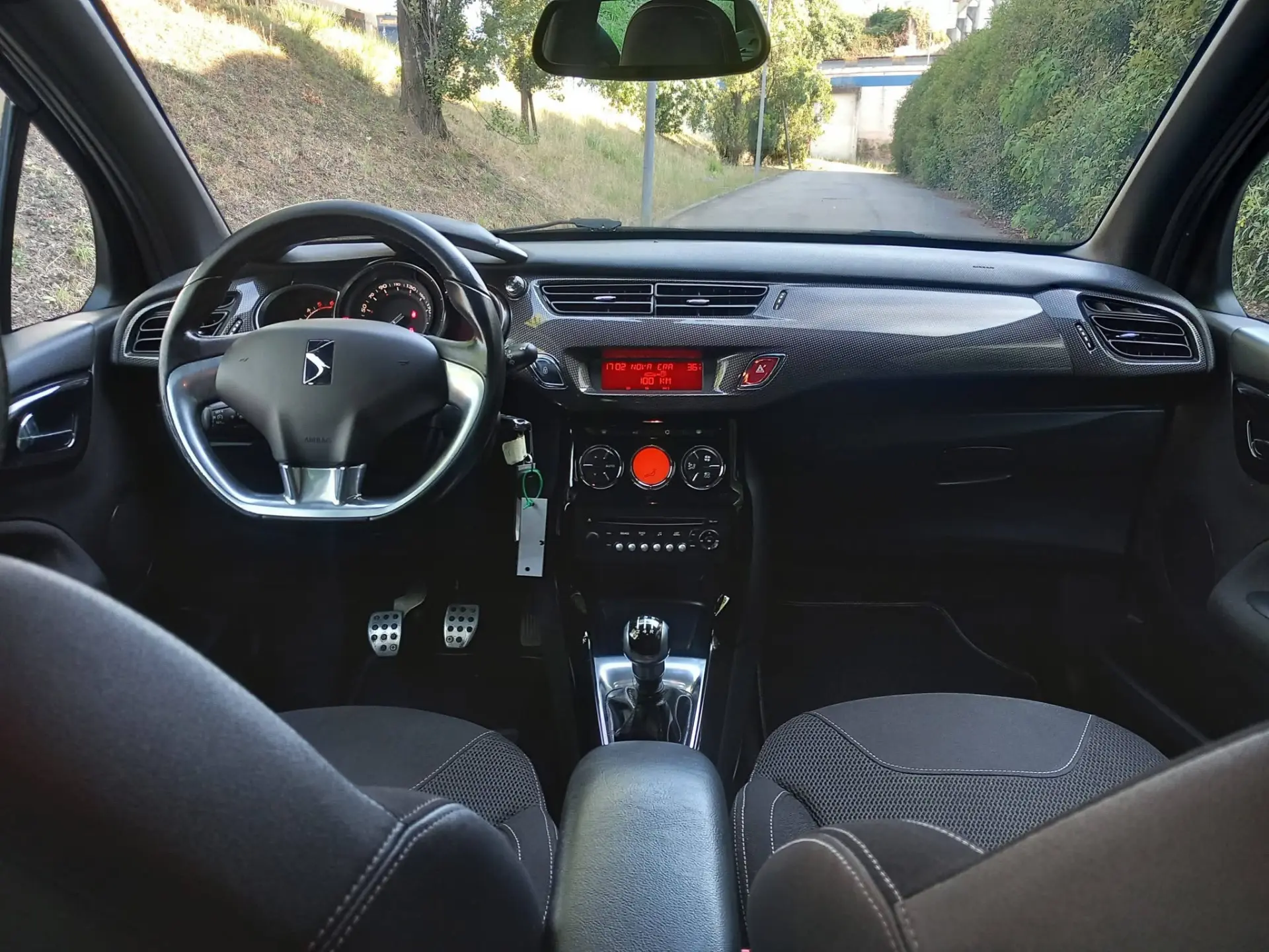 Citroen DS3 1.6 HDi Airdream So Chic 15