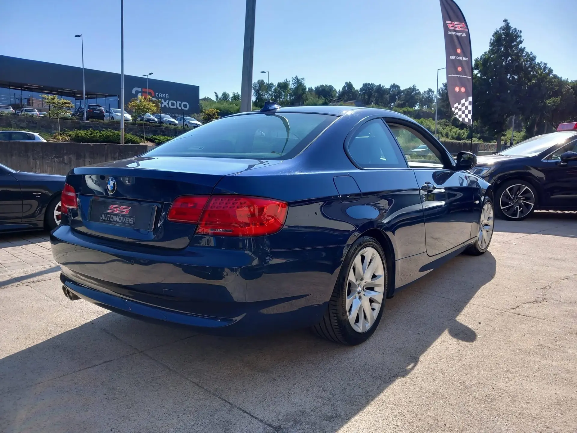 BMW 320 i Coupe 8