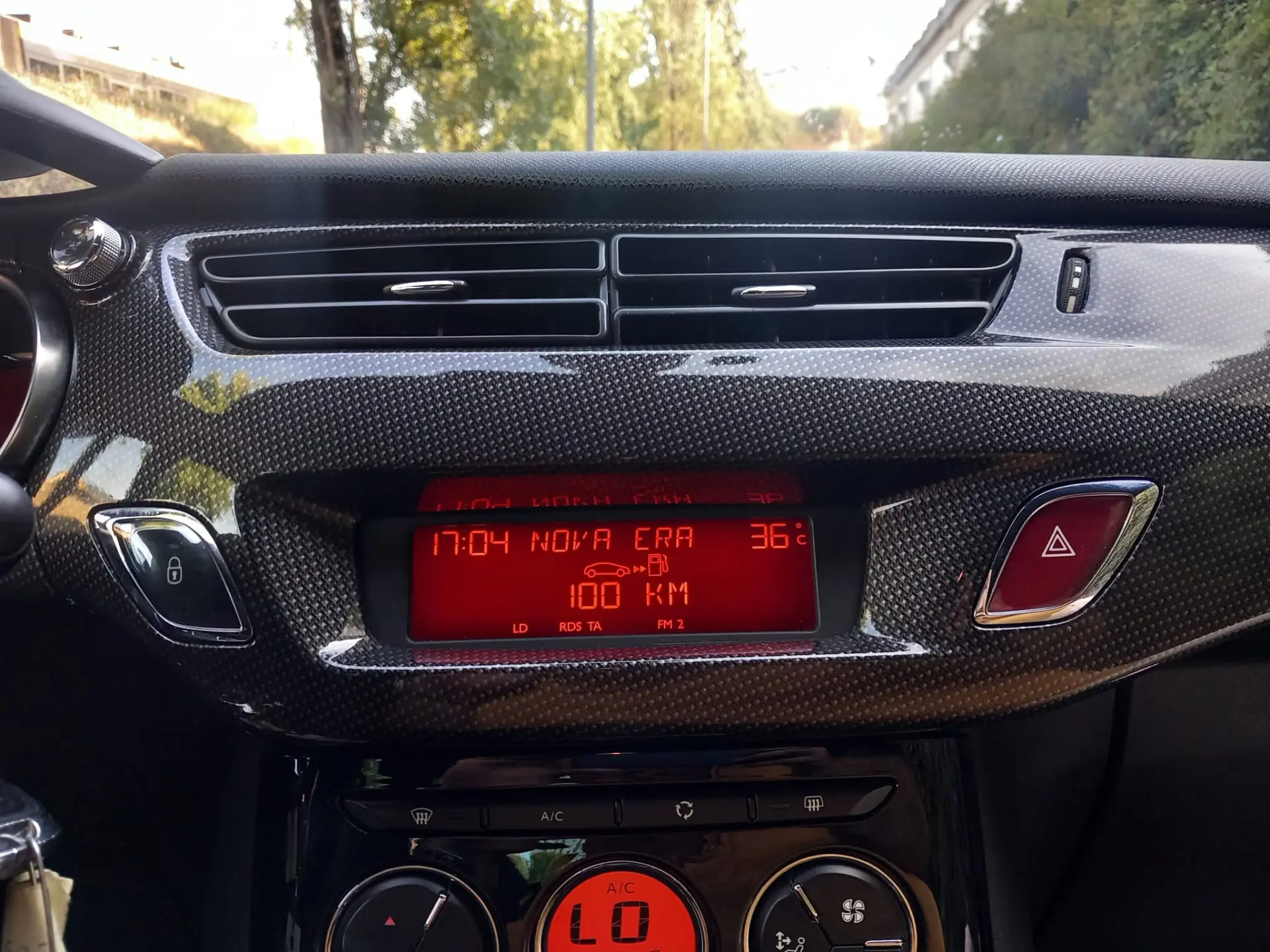 Citroen DS3 1.6 HDi Airdream So Chic 22