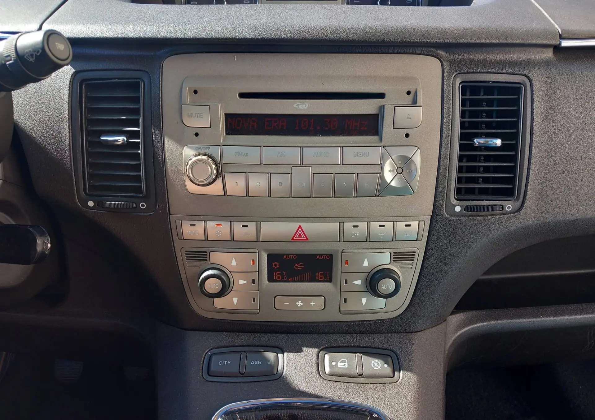 Lancia Musa 1.3 16V M-jet Platino S&S 14
