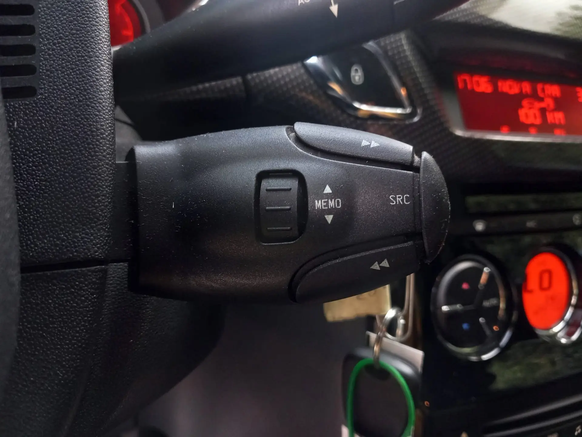 Citroen DS3 1.6 HDi Airdream So Chic 28