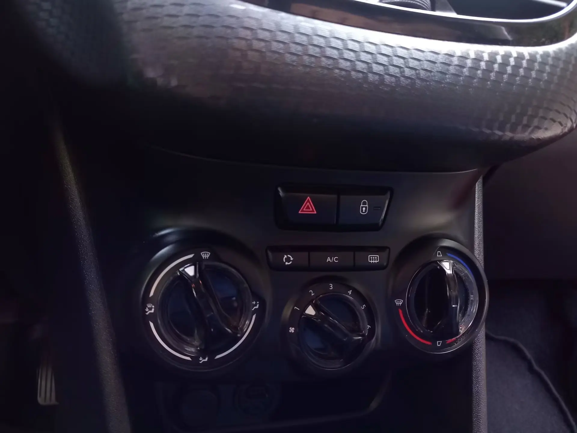Peugeot 208 1.2 PureTech Style 16