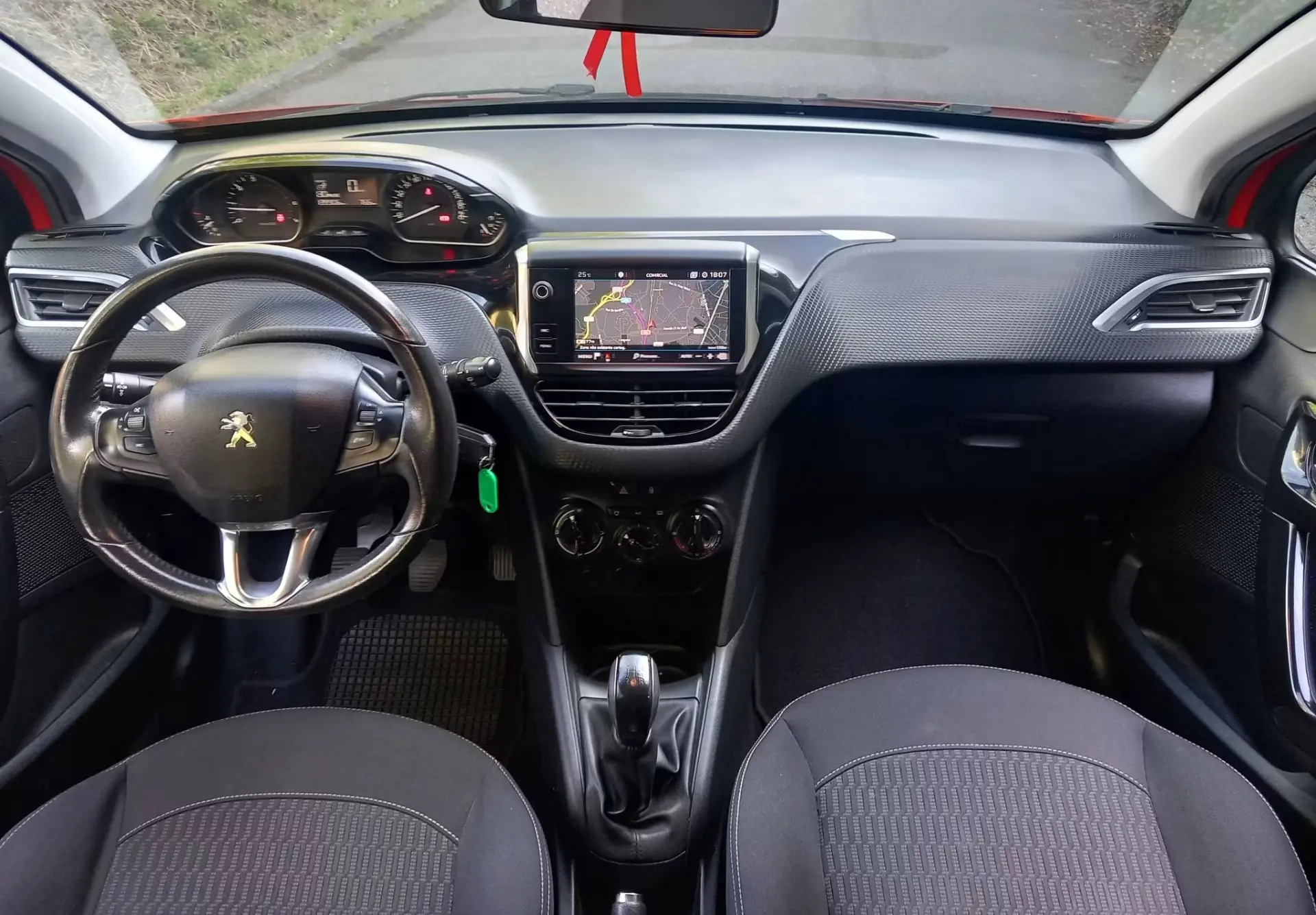 Peugeot 208 1.2 PureTech Style 9
