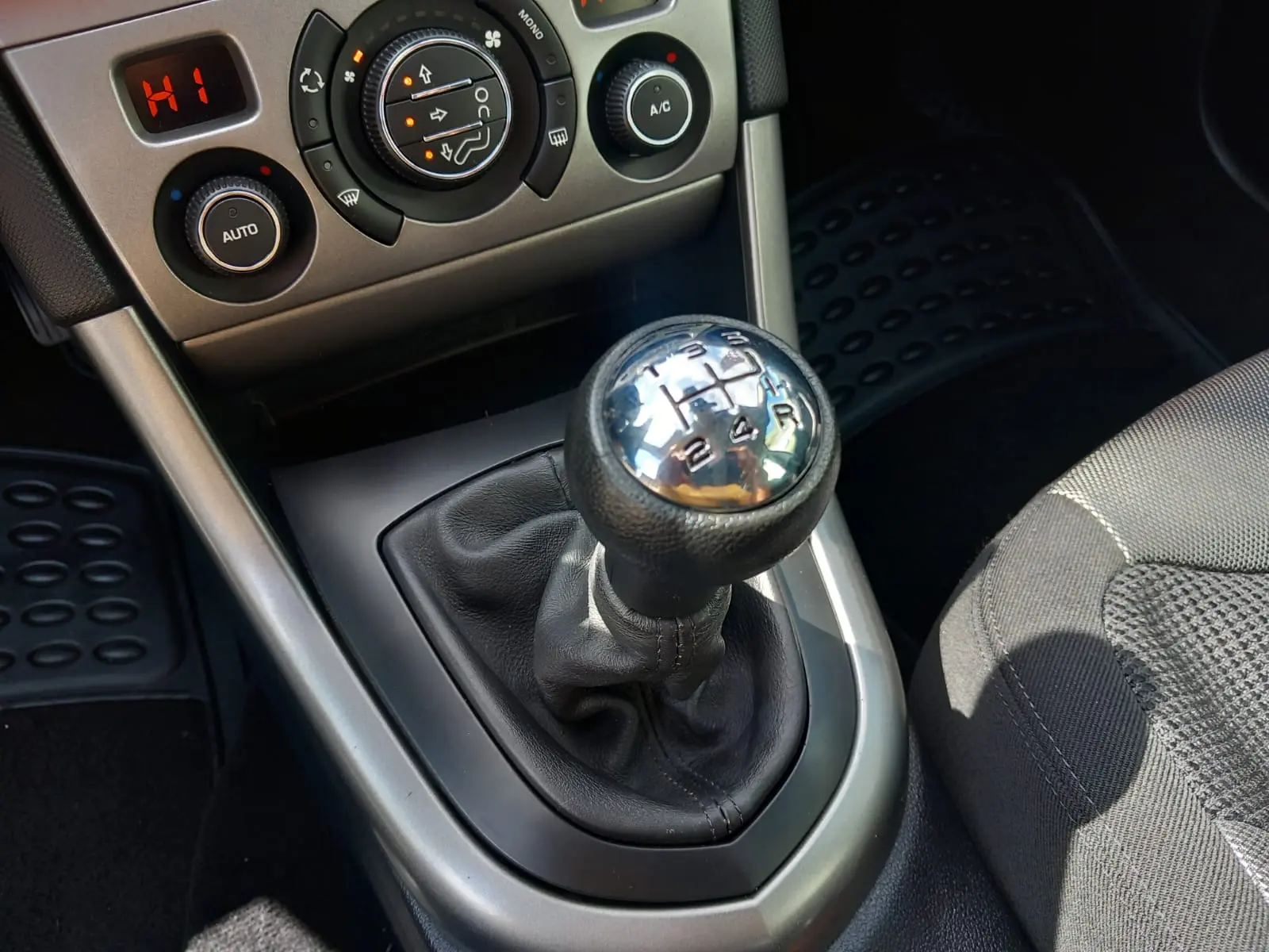 Peugeot 308 1.6 HDi Executive 17