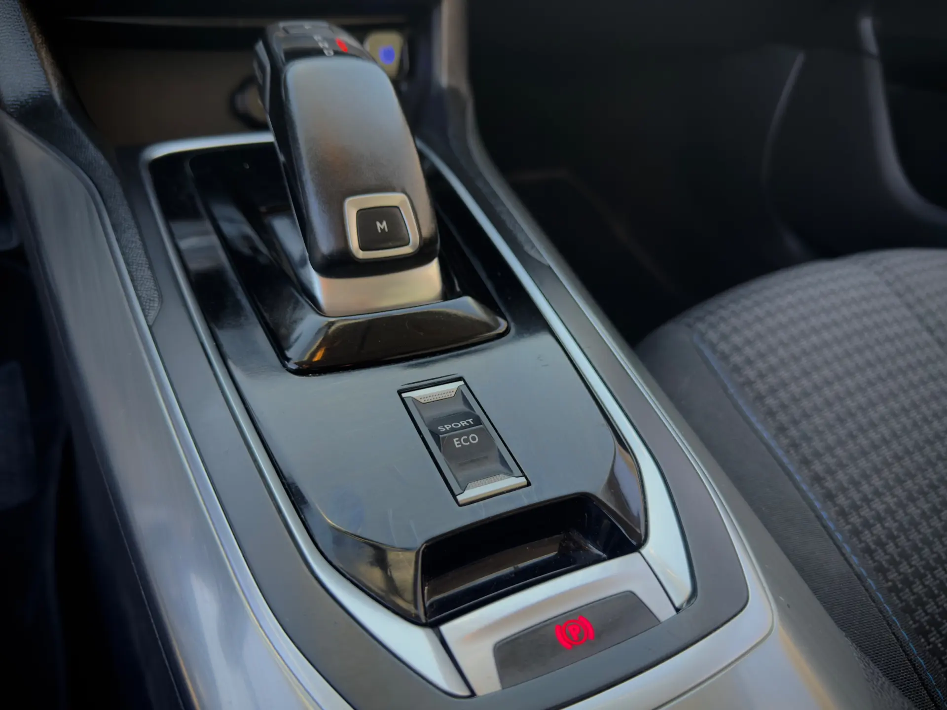 Peugeot 308 1.2 PureTech Allure EAT8 21