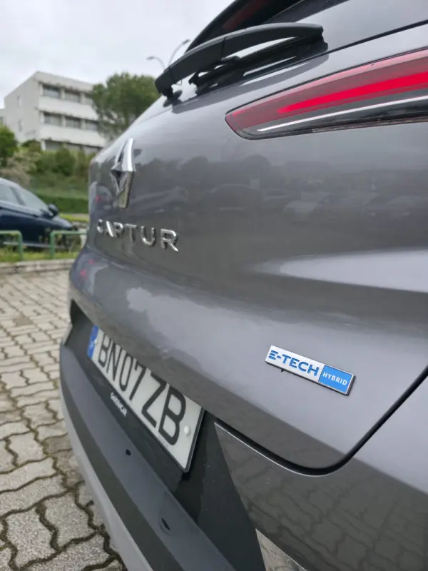Renault Captur E-TECH HYBRID 13
