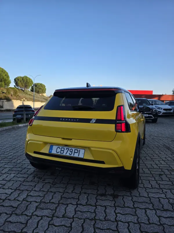 Renault 5 E-Tech 8
