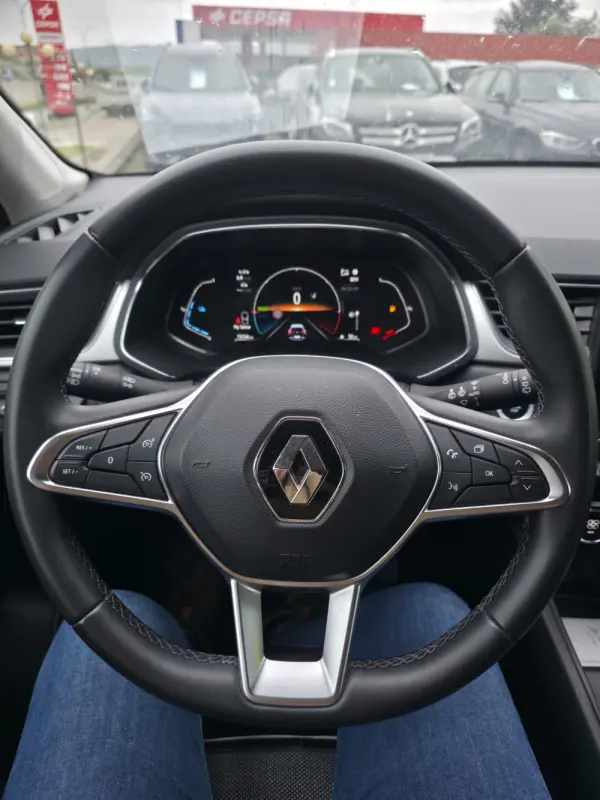 Renault Captur E-TECH HYBRID 5