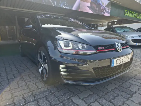 Volkswagen Golf VII GTI PERFORMANCE 3