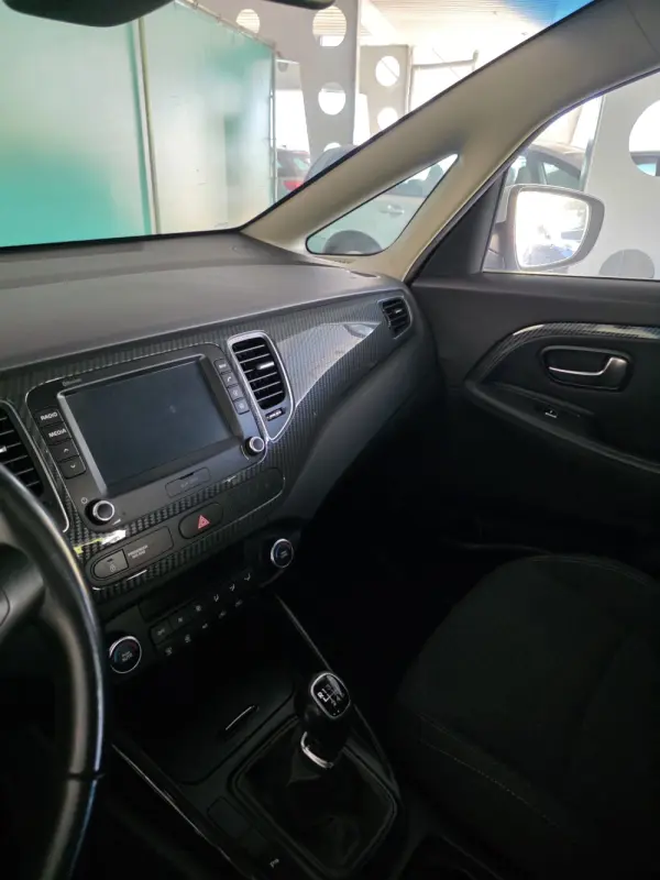 Kia Carens 1.7 CRDi ISG EX 4