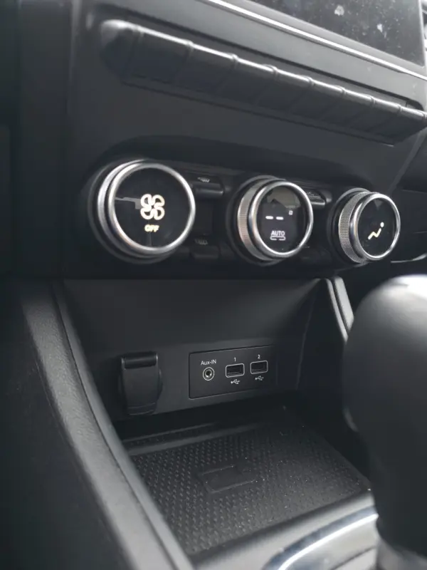 Renault Captur E-TECH HYBRID 9