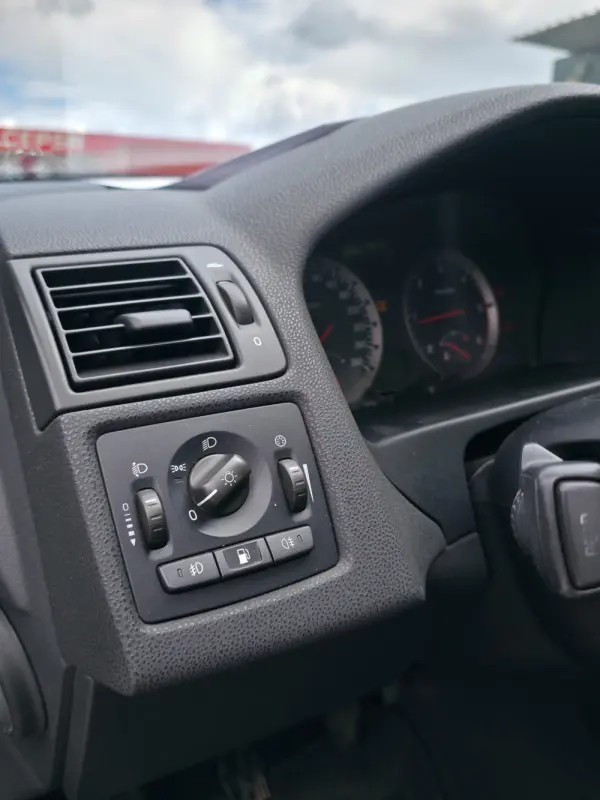 Volvo V50 9