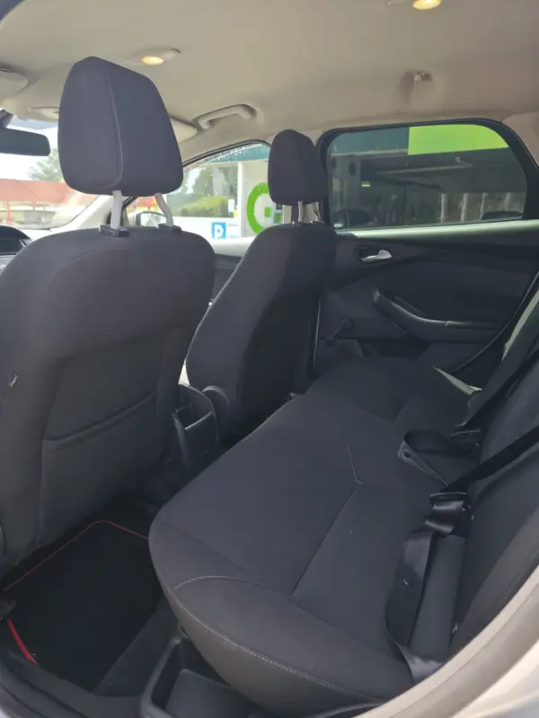 Ford Focus SW Outro 12