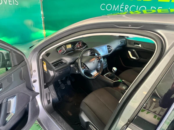 Peugeot 308 1.6 BlueHDi Style 4