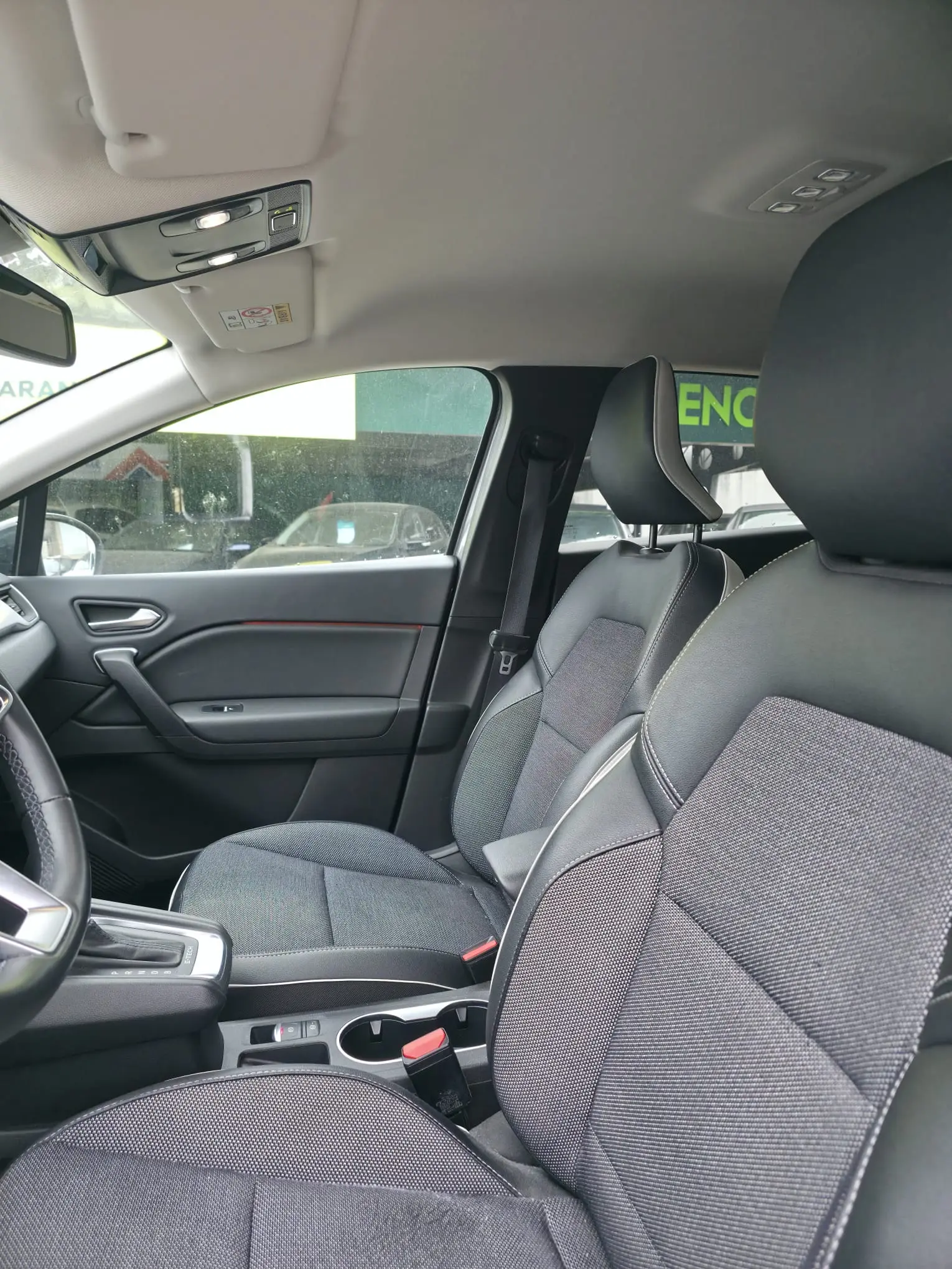 Renault Captur E-TECH HYBRID 4