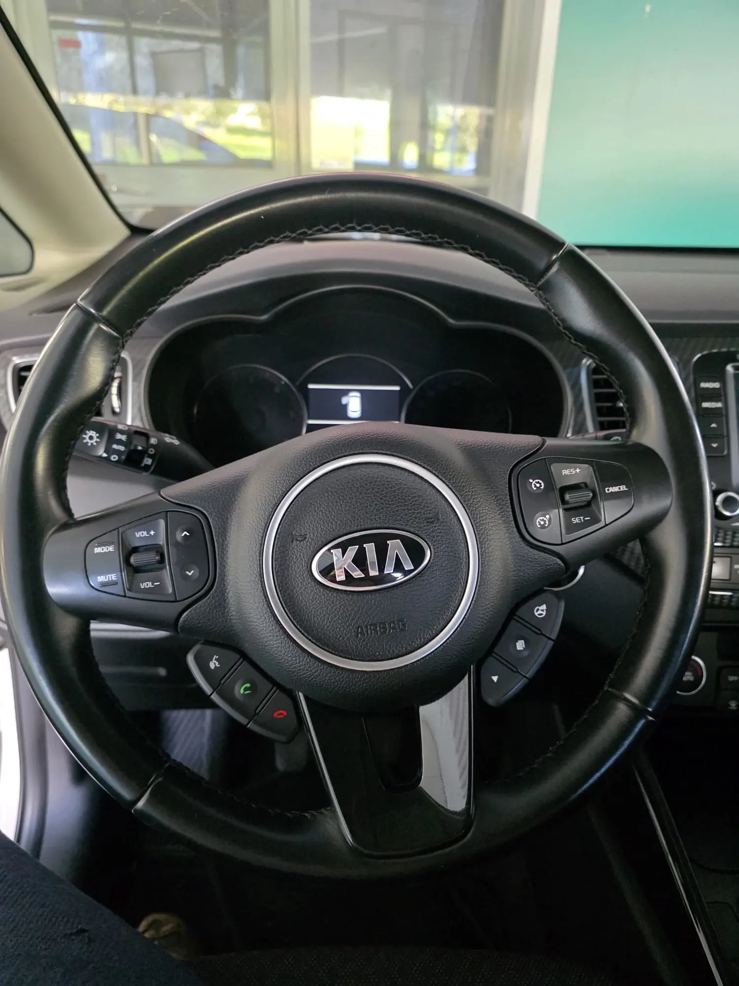 Kia Carens 1.7 CRDi ISG EX 3
