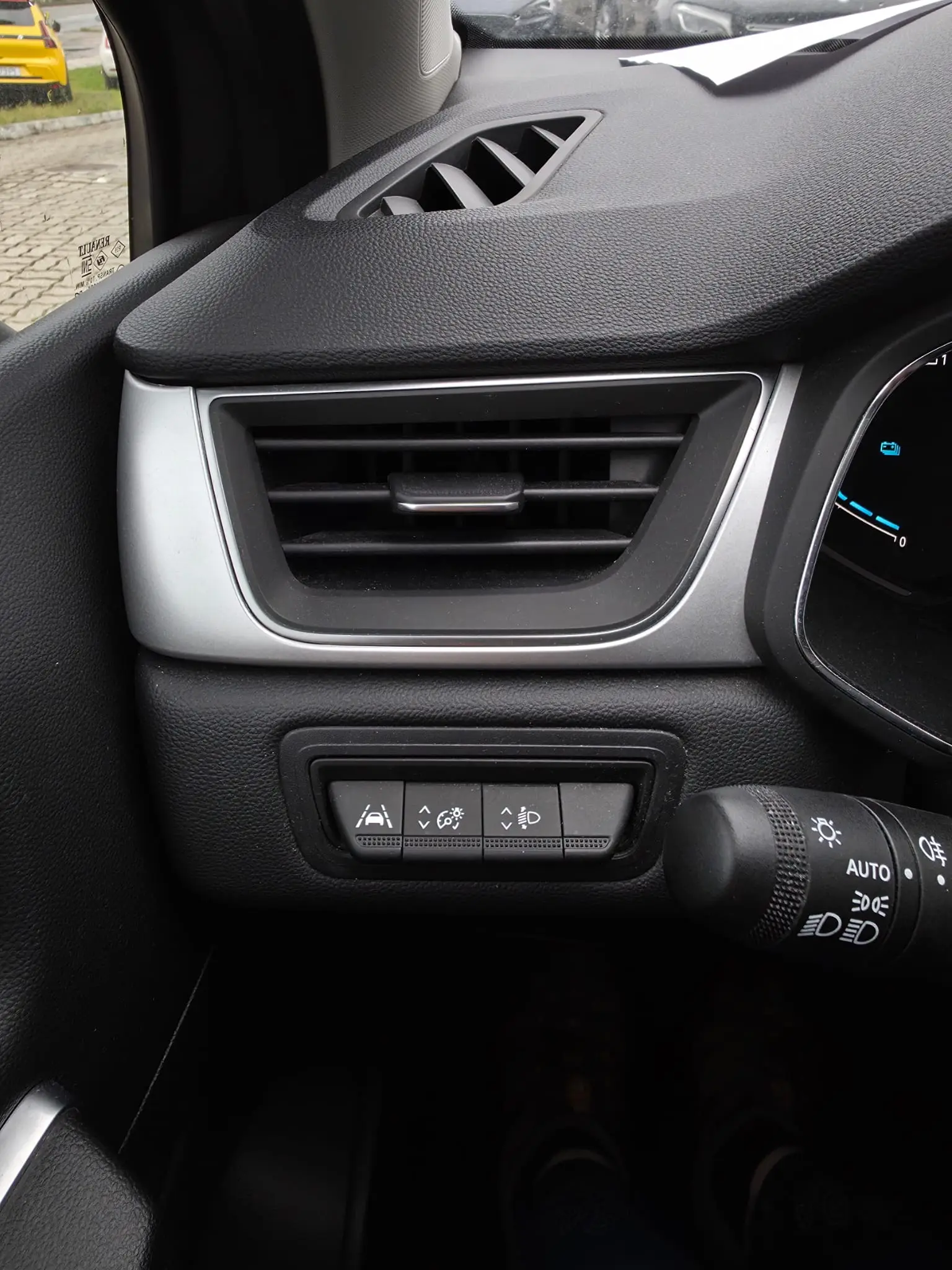 Renault Captur E-TECH HYBRID 6