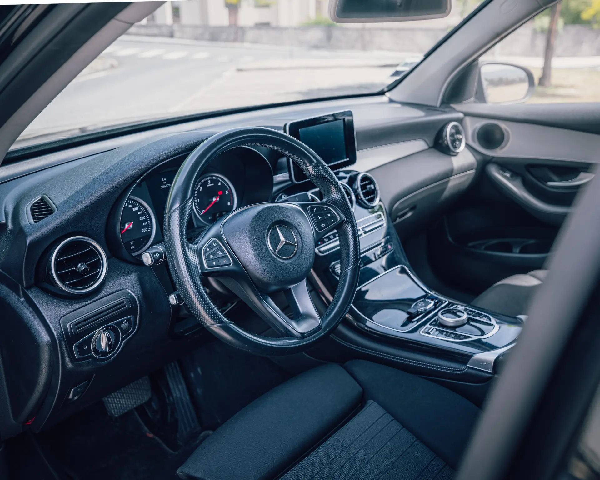 Mercedes-Benz GLC 250 4MATIC 2