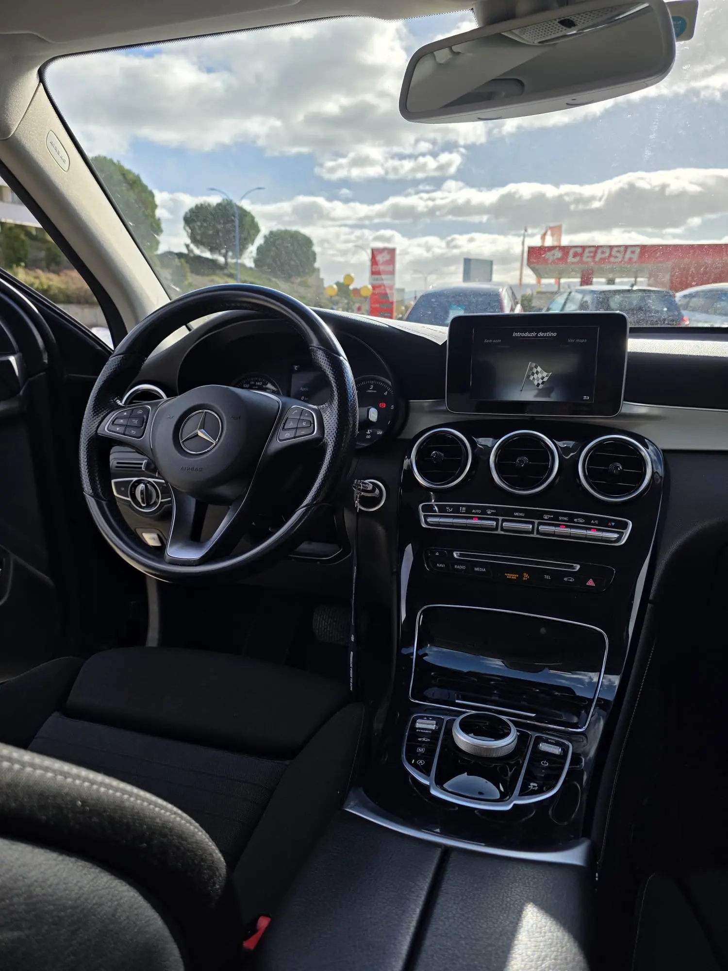 Mercedes-Benz GLC 250 4MATIC 3