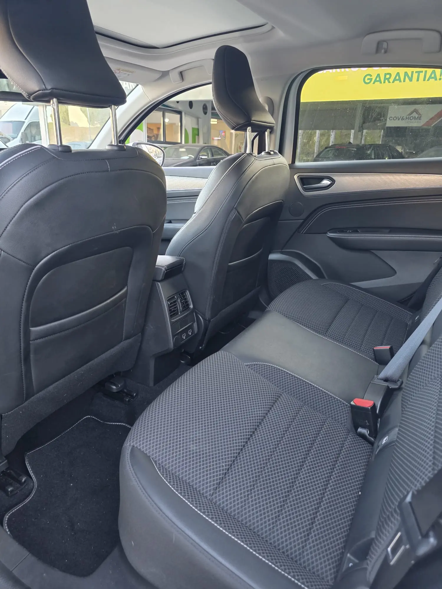 Renault Arkana E-TECH 8