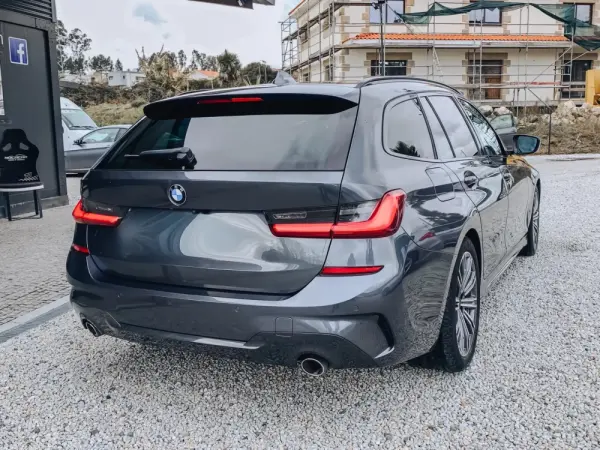 BMW 318 d Pack Desportivo M Auto 10