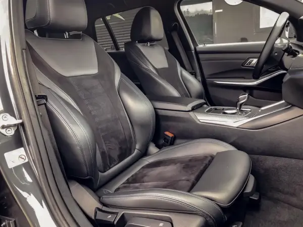 BMW 318 d Pack Desportivo M Auto 16