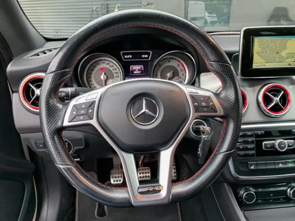 Mercedes-Benz CLA 200 CDi AMG Line 9